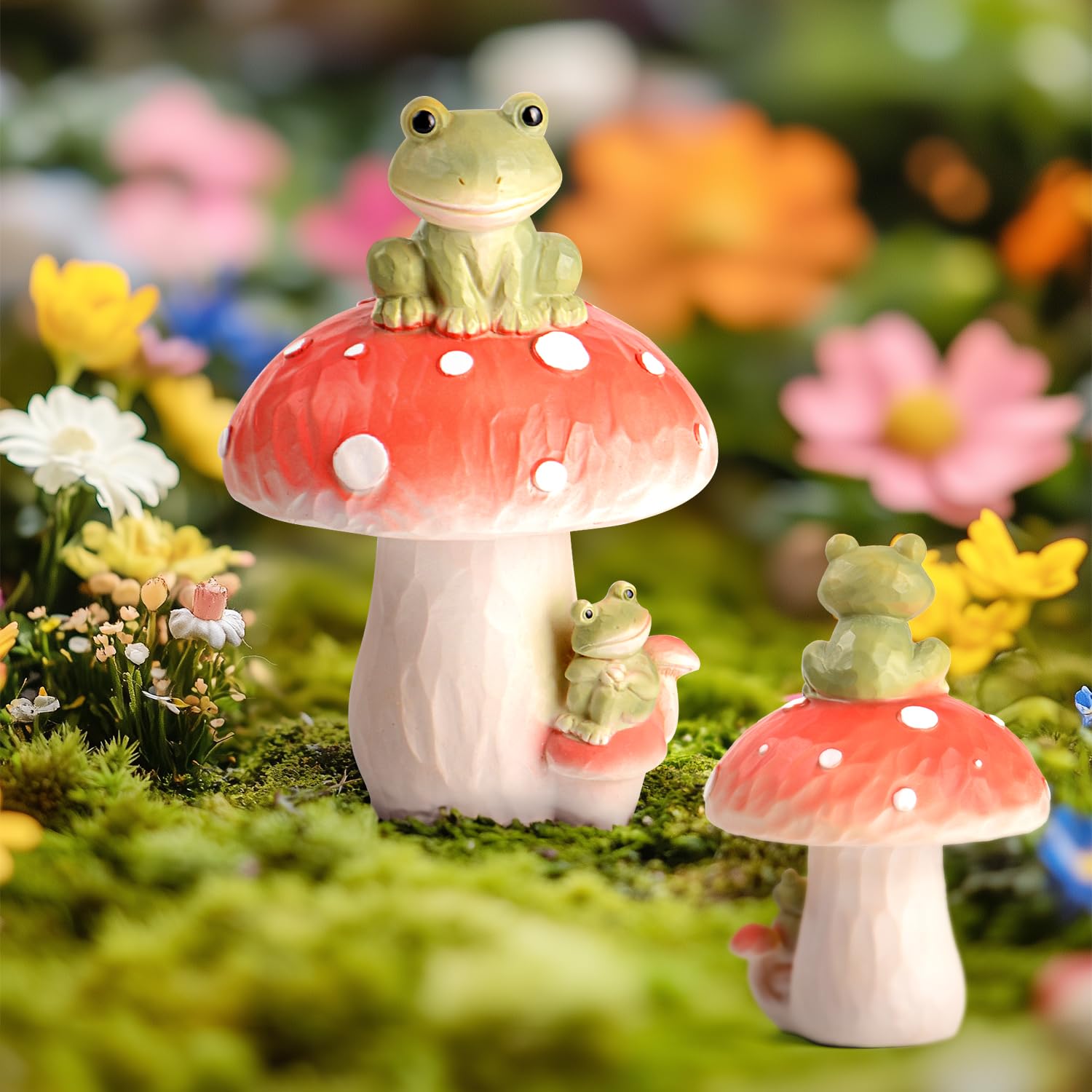Frog and Mushroom Decor Figurine, Garden Statue, Home and Yard Ornament — view 2